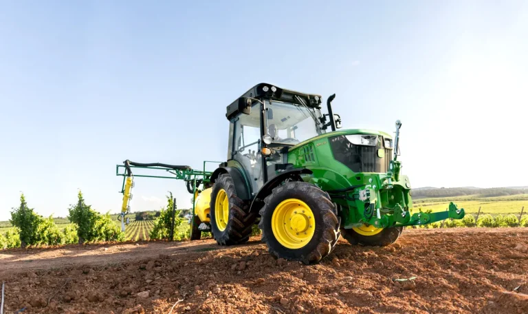 JOHN DEERE SPECIALITY 5G SERIES TRACTORS