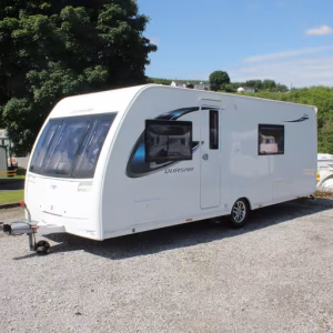 2017 Lunar Quasar 544 Lightweight 4 Berth Fixed Bed End Washroom Inc Mover