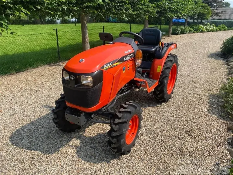 KUBOTA B2441